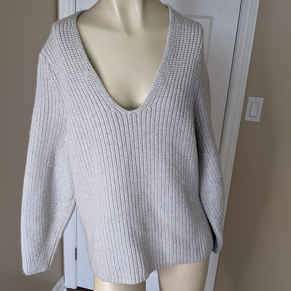 Aritzia Babaton Italian merino wool chunky knit sweater gray - Picture 9 of 10